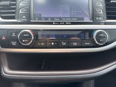 Used 2018 Toyota Highlander Limited AWD/4WD image 20