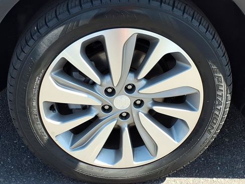 Used 2019 Buick Encore Preferred AWD/4WD image 9