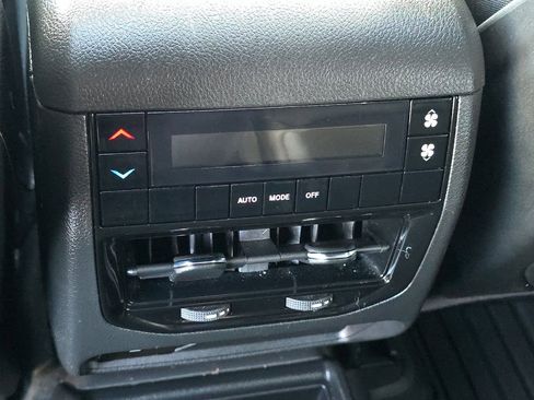 Used 2024 Jeep Grand Cherokee L Altitude image 43