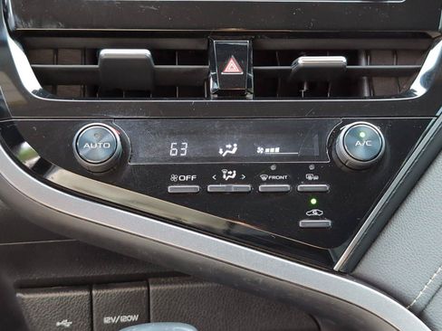 Used 2021 Toyota Camry SE w/ Convenience Package FWD image 25