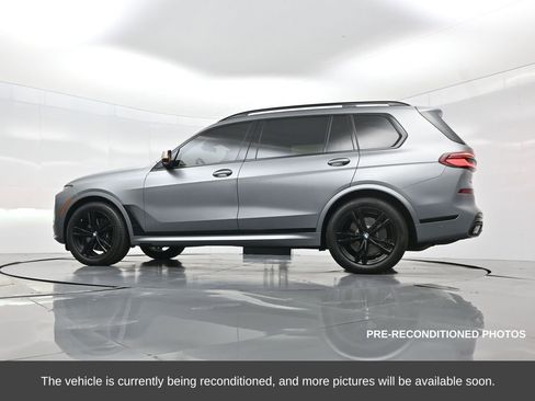 Used 2023 BMW X7 xDrive40i w/ Executive Package image 54
