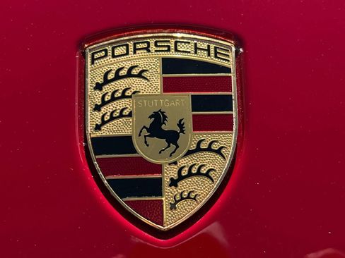 Used 2022 Porsche Macan image 9