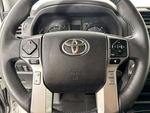 Certified 2022 Toyota 4Runner SR5 Premium AWD/4WD image 17