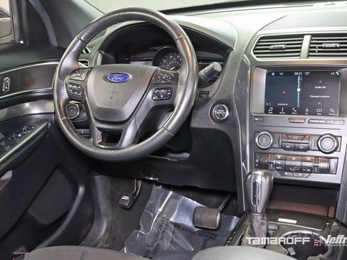 Used 2019 Ford Explorer XLT w/ Equipment Group 202A image 4