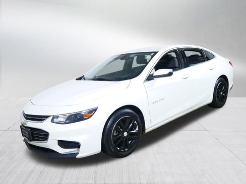 Used 2017 Chevrolet Malibu LT image 3