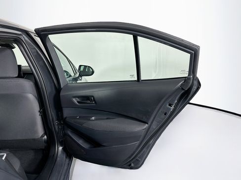 Used 2025 Toyota Corolla LE image 28