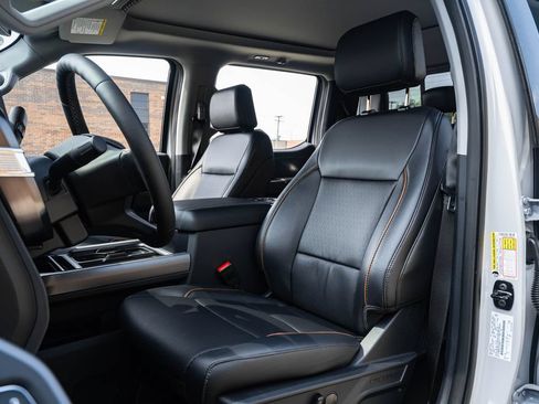 New 2026 Ford F250 Lariat w/ Black Appearance Package AWD/4WD image 17