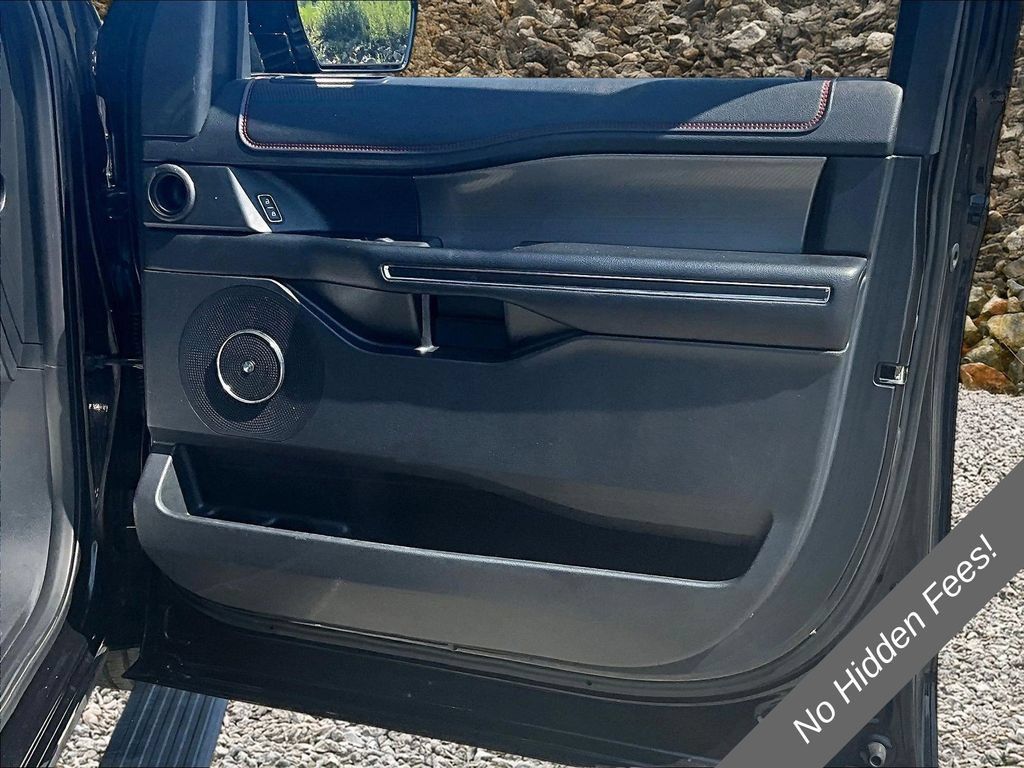 Used 2019 Ford Expedition Limited w/ Equipment Group 303A AWD/4WD image 23