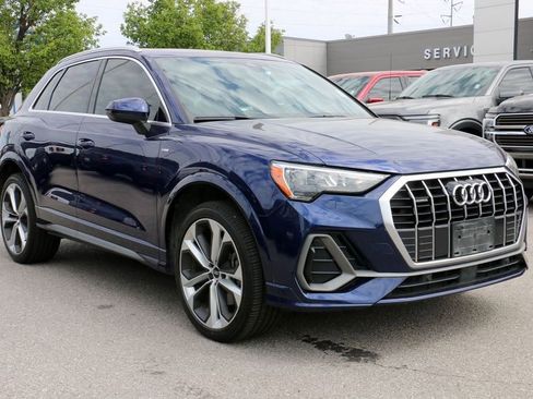 Used 2021 Audi Q3 2.0T Premium w/ Convenience Package AWD/4WD image 4