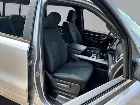 Used 2023 RAM 1500 Big Horn AWD/4WD image 30