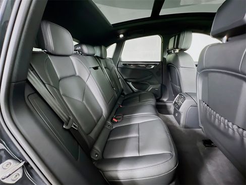 New 2026 Porsche Macan image 29