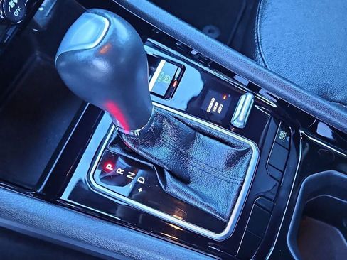 Used 2023 Jeep Compass Limited image 18