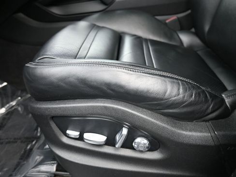 Used 2019 Porsche Cayenne image 6