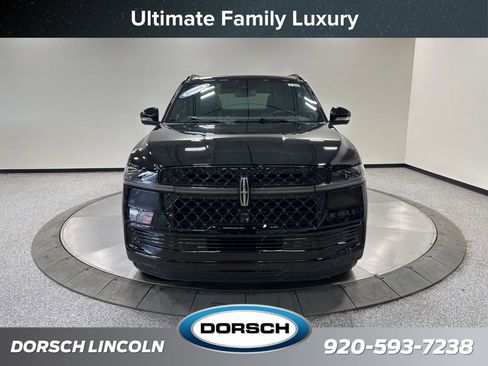 New 2026 Lincoln Navigator Reserve AWD/4WD image 2