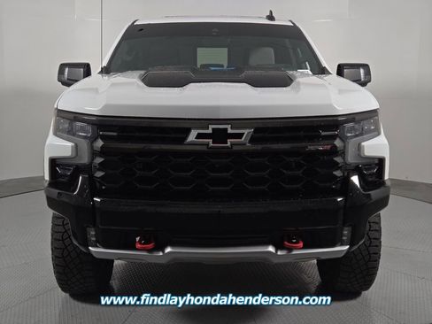 Used 2023 Chevrolet Silverado 1500 ZR2 w/ Technology Package image 7