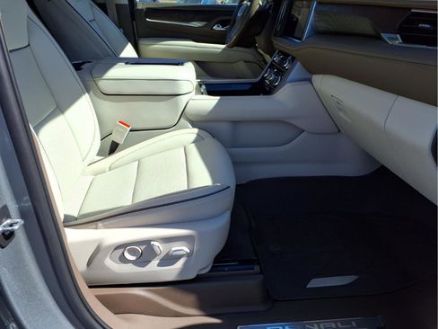 Used 2023 GMC Yukon Denali image 26