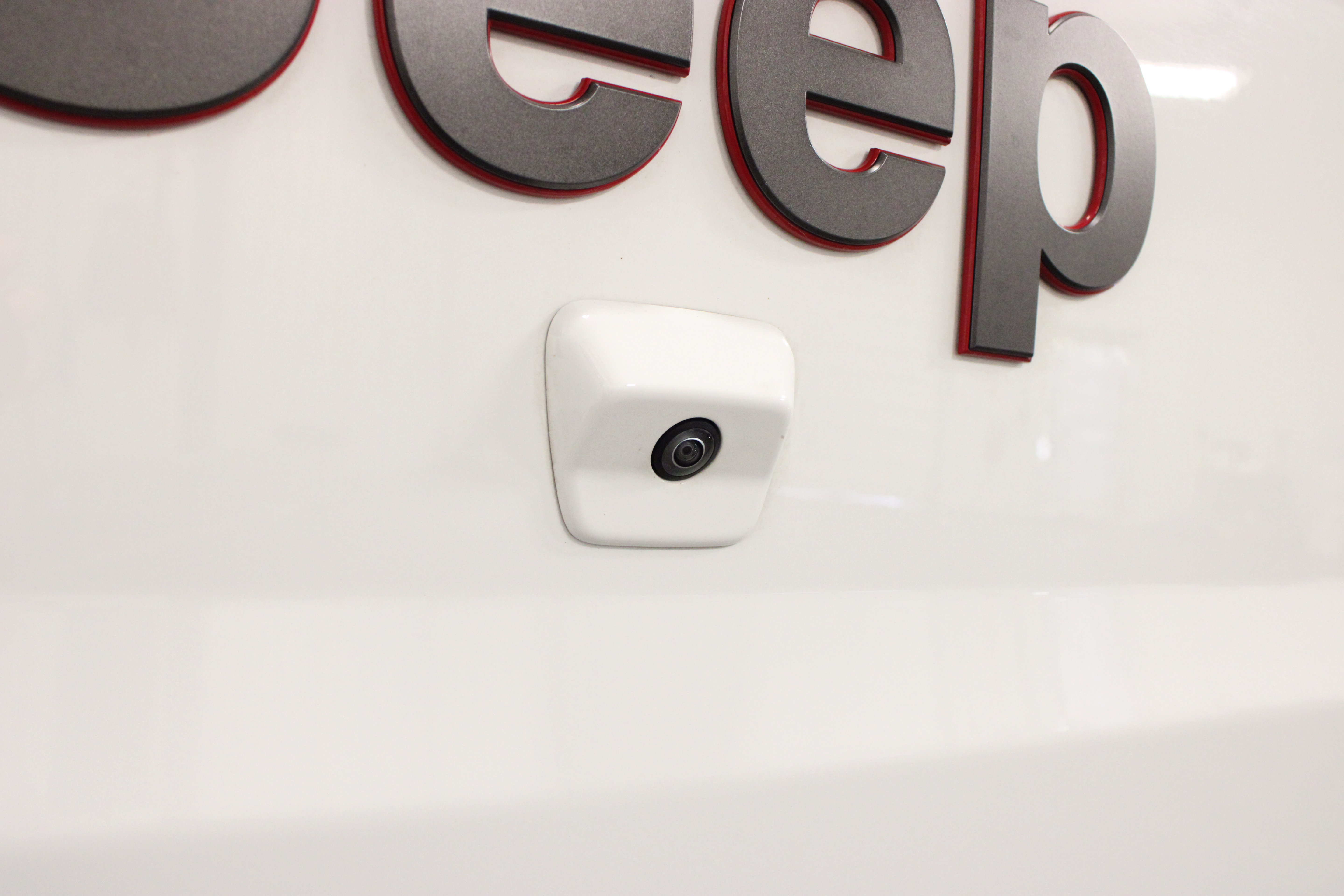 Used 2022 Jeep Gladiator Rubicon w/ LED Lighting Group AWD/4WD image 12