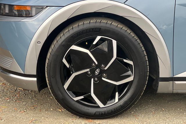 Certified 2024 Hyundai Ioniq 5 Limited RWD image 34