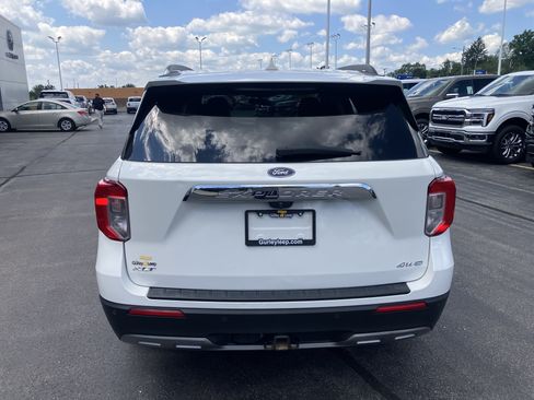Used 2021 Ford Explorer XLT AWD/4WD image 6