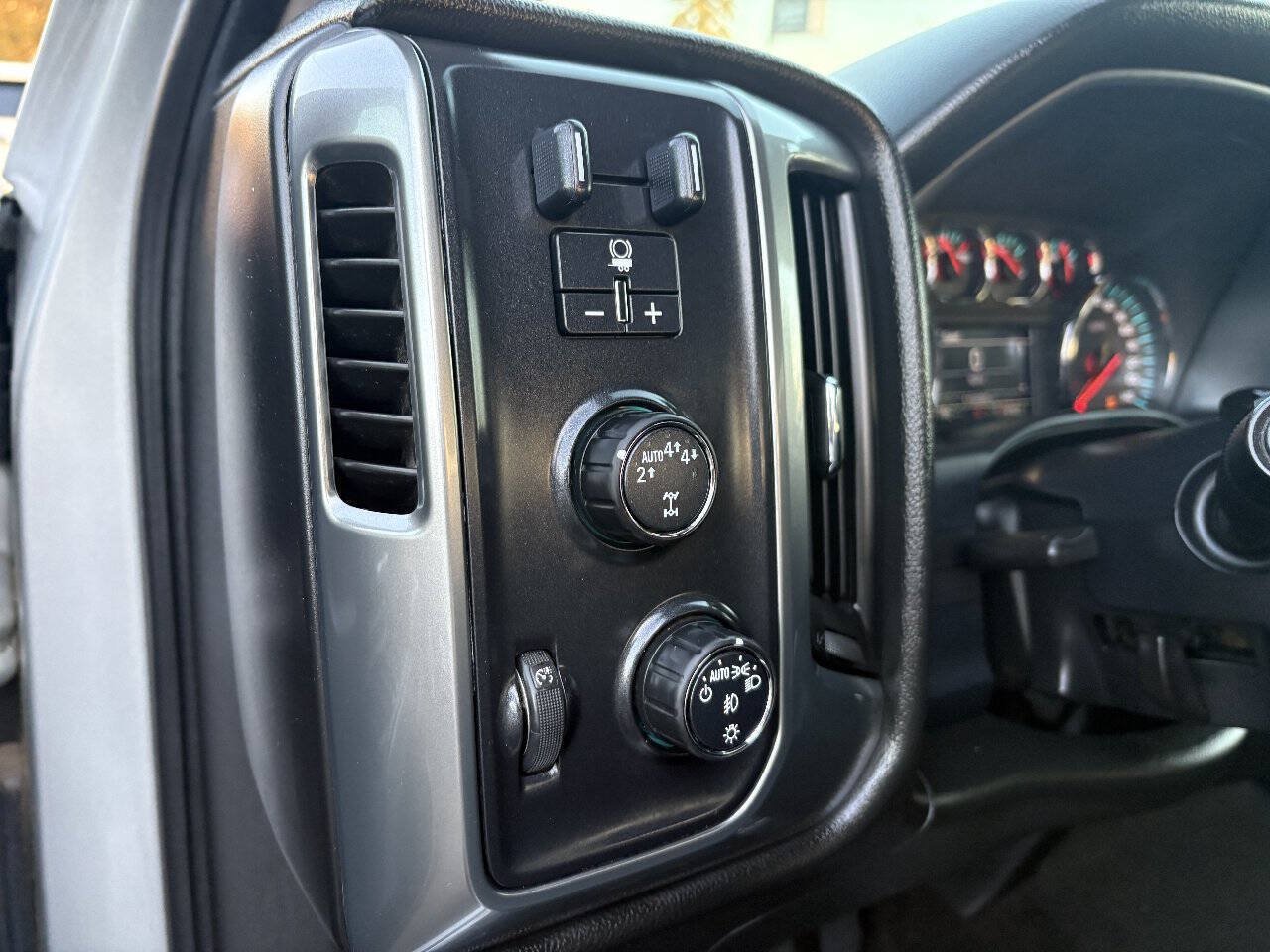 Used 2017 Chevrolet Silverado 1500 LT w/ All Star Edition AWD/4WD image 13