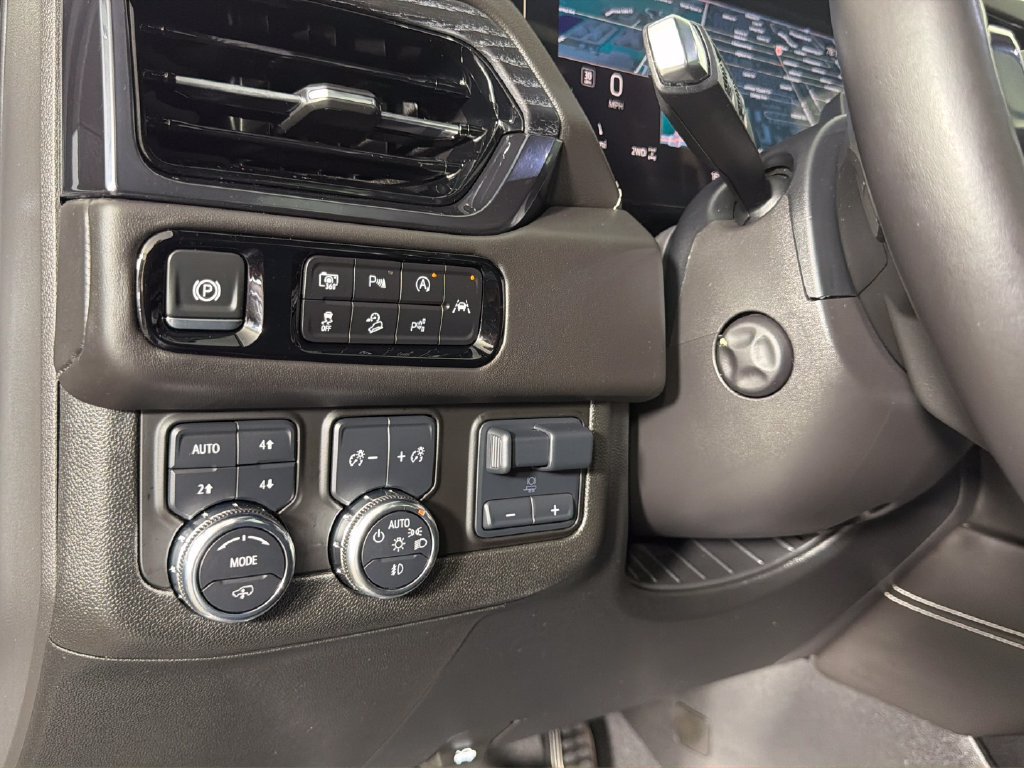 Used 2025 GMC Yukon AT4 Ultimate AWD/4WD image 21