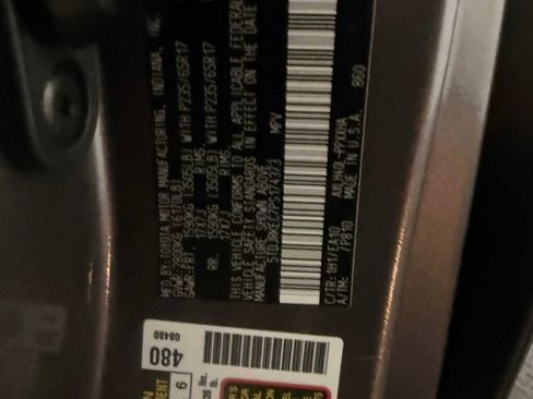 Certified 2023 Toyota Sienna XLE image 38