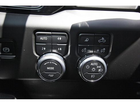 Used 2025 GMC Sierra 2500 AT4 AWD/4WD image 19