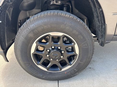 New 2025 RAM 2500 Laramie image 4