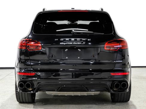 Used 2016 Porsche Cayenne Turbo S image 6