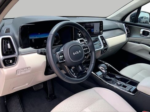 Certified 2023 Kia Sorento SX AWD/4WD image 18