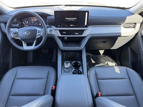 New 2026 Ford Explorer Active w/ Active Comfort Package image 2