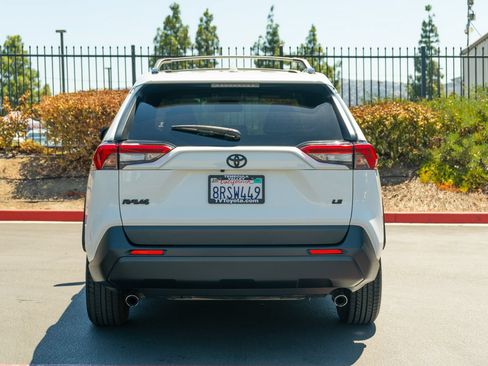 Used 2020 Toyota RAV4 LE w/ Carpet Mat Package FWD image 9