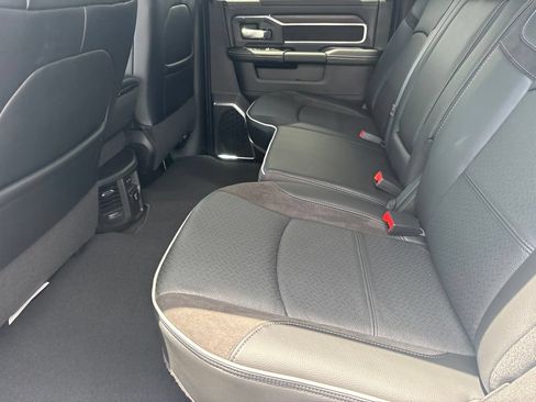 New 2026 RAM 2500 Laramie AWD/4WD image 31