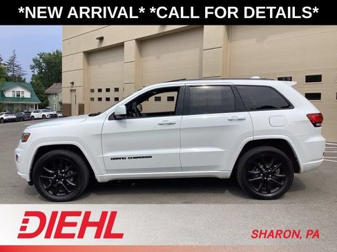 Used 2020 Jeep Grand Cherokee Altitude AWD/4WD image 5