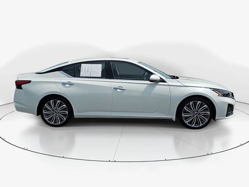 Used 2025 Nissan Altima 2.5 SL FWD image 5