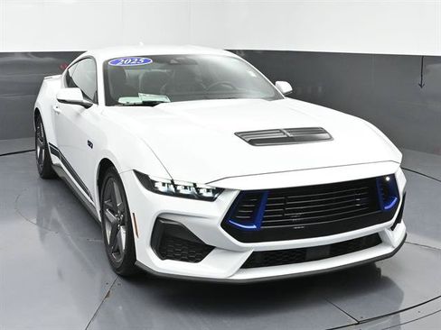 Certified 2025 Ford Mustang GT Premium RWD image 3