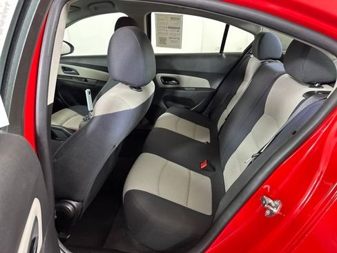 Used 2015 Chevrolet Cruze LS image 31