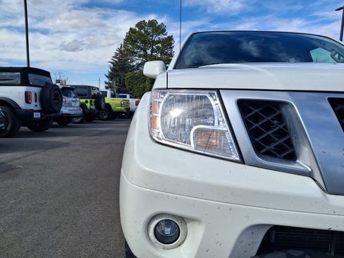 Used 2017 Nissan Frontier PRO-4X image 9