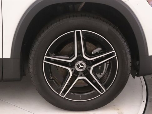 New 2025 Mercedes-Benz GLB 250 image 13