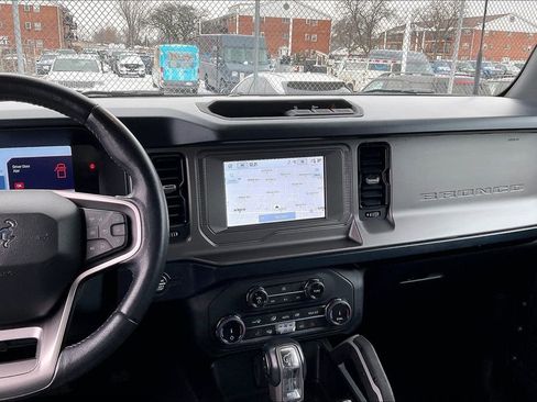 Used 2022 Ford Bronco Outer Banks image 5