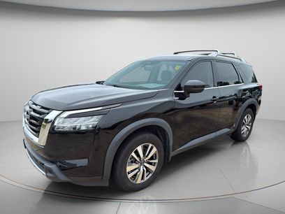Used 2023 Nissan Pathfinder SL