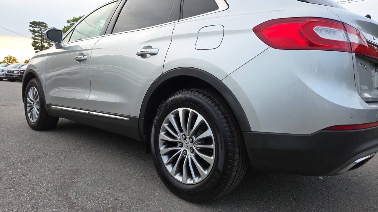Used 2016 Lincoln MKX Select w/ Select Plus Package AWD/4WD image 9