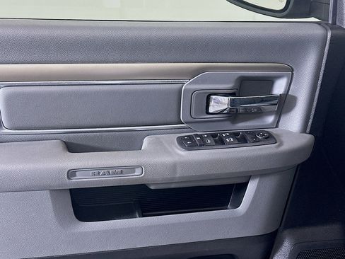 Used 2018 RAM 1500 Classic SLT image 15