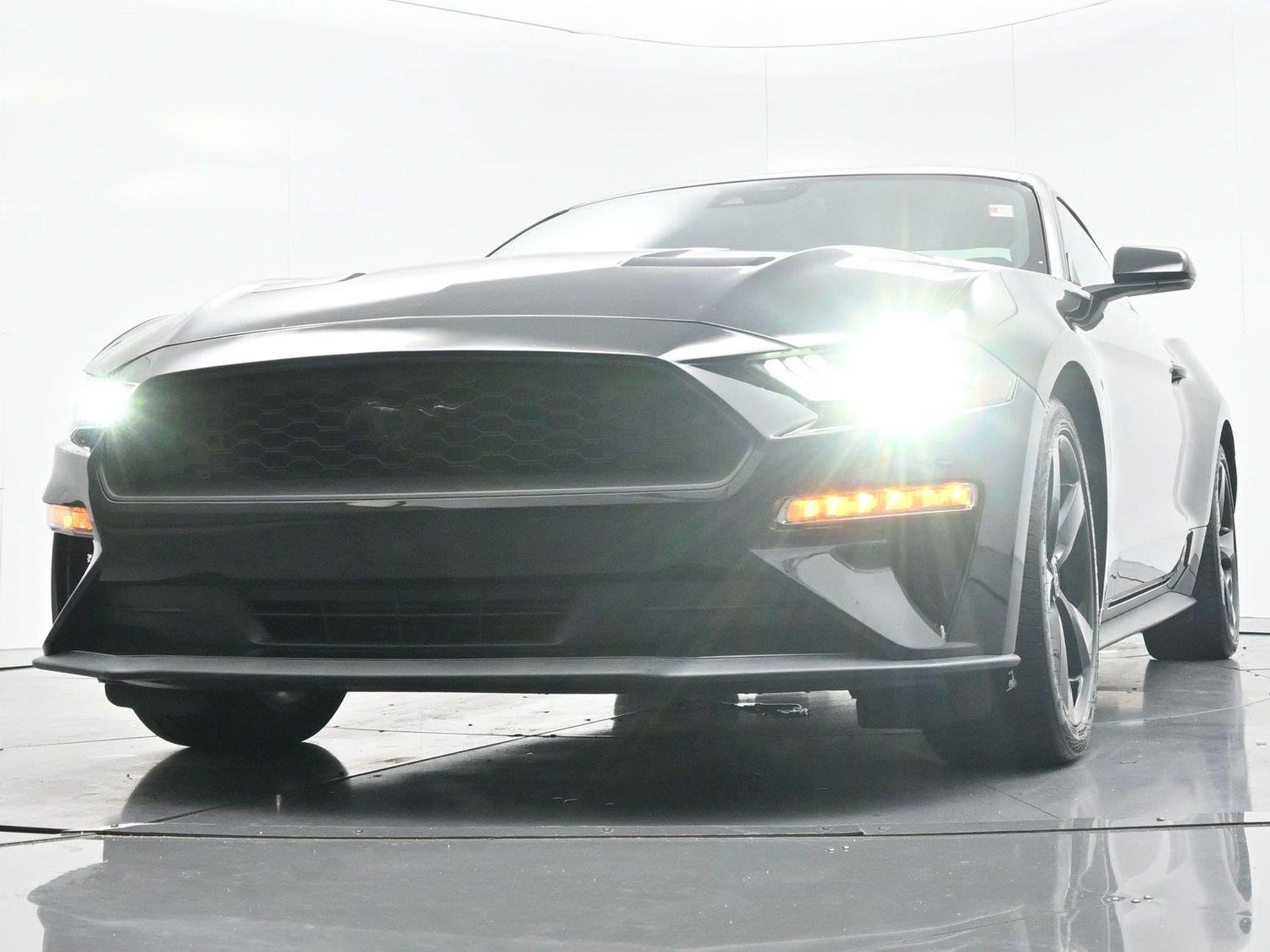 Used 2022 Ford Mustang Coupe w/ Equipment Group 101A RWD image 39