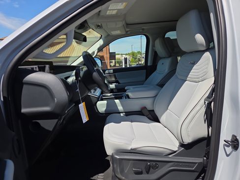 New 2026 Ford Expedition Max Platinum AWD/4WD image 6