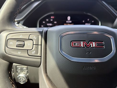Used 2024 GMC Sierra 2500 AT4 w/ AT4 Premium Plus Package AWD/4WD image 28