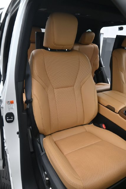 Used 2024 Lexus LX 600 4WD w/ Appearance Package image 15