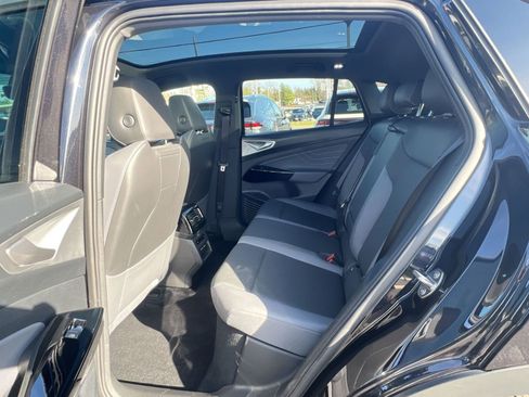 Used 2023 Volkswagen ID.4 Pro S Plus image 14