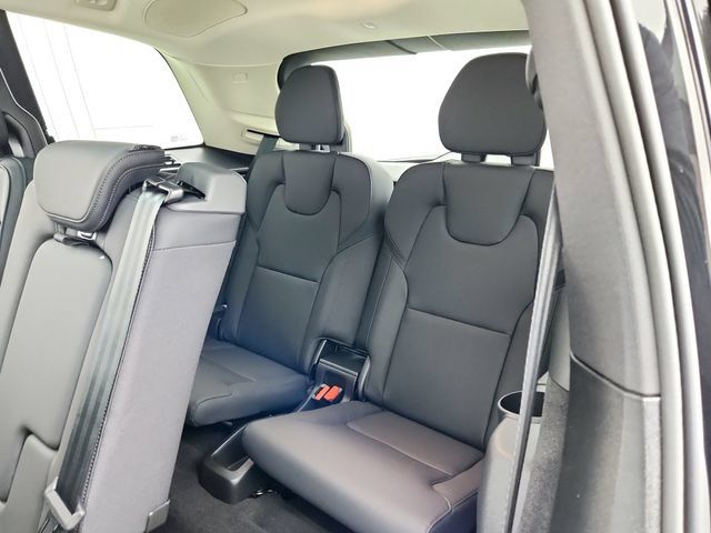 New 2026 Volvo XC90 B6 Plus w/ Protection Package Premier AWD/4WD image 29