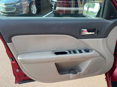 Used 2010 Ford Fusion SEL FWD image 16